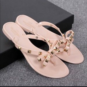 Rock stud flip flops - nude color